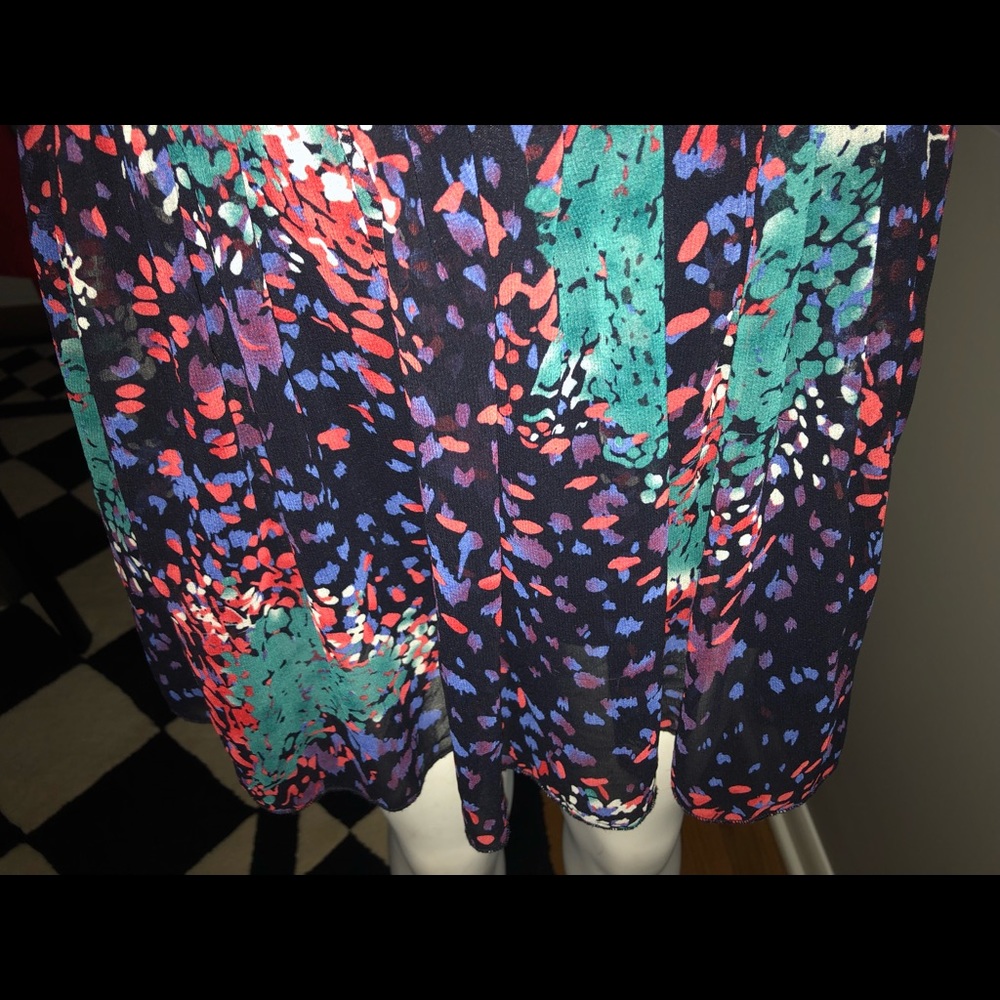 Forever 21 multi colored skirt w/elastic waist - Picture 4 of 6